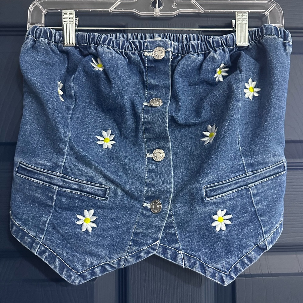Love Tree Blue Floral Embroidered Denim Top - Size Large